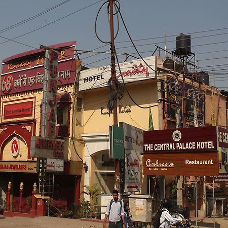 โอโย 5232 กวาลิตี โฮเต็ล Motel เดห์ราดุน ภายนอก รูปภาพ