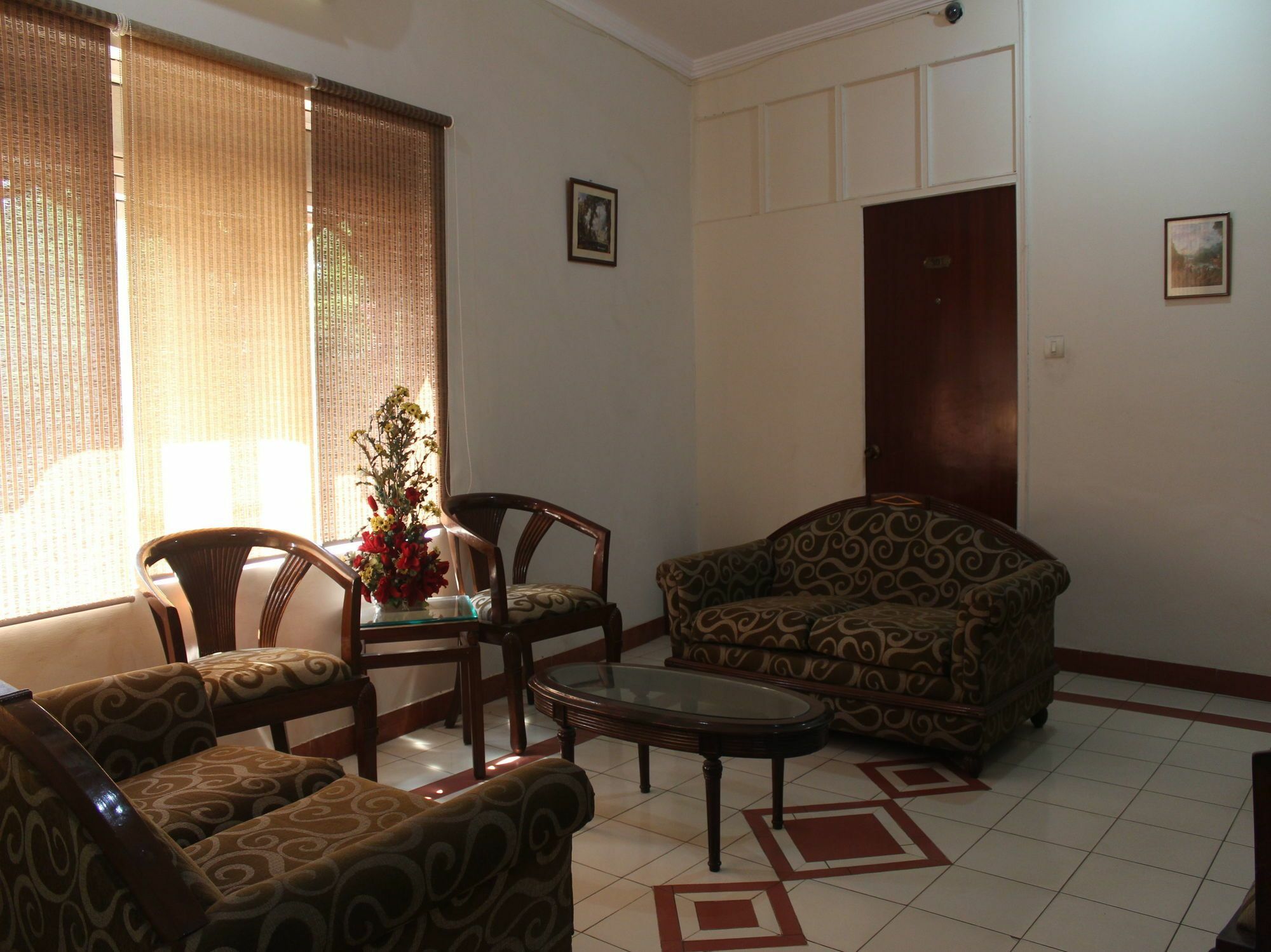 โอโย 5232 กวาลิตี โฮเต็ล Motel เดห์ราดุน ภายนอก รูปภาพ